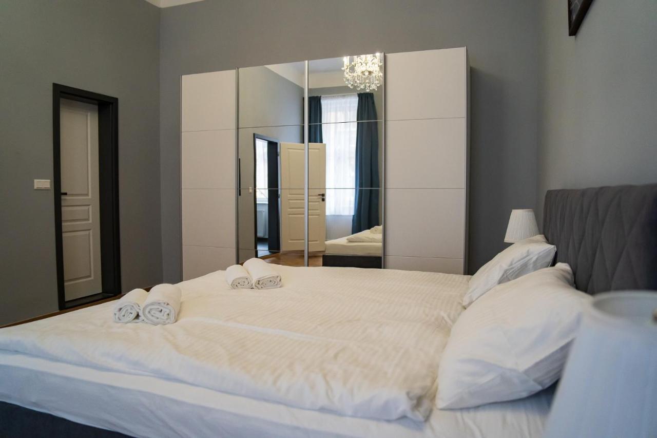 Top Class Apartments In Carlsbad Bulharska Street KLV Exterior foto