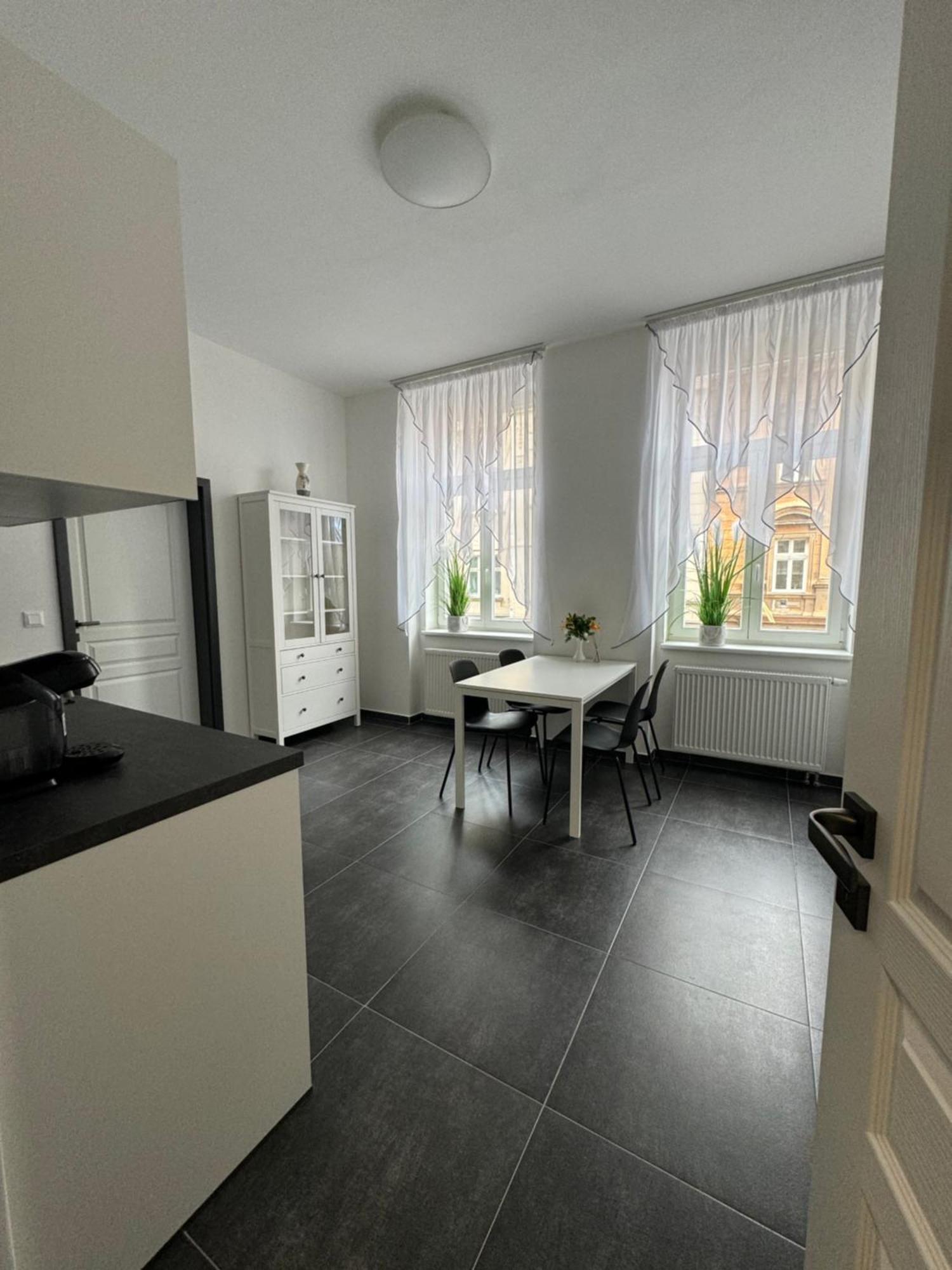 Top Class Apartments In Carlsbad Bulharska Street KLV Exterior foto